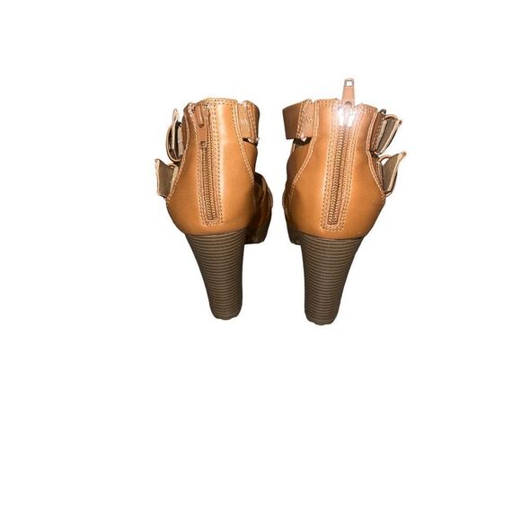 ✨Report Chunky Platform Sandal Sz 8.5 Heels✨ - Picture 3 of 6